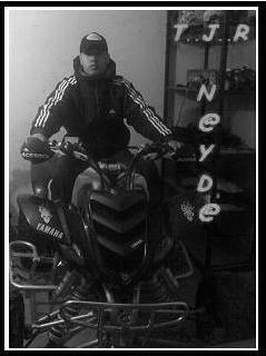 MoN qU@D